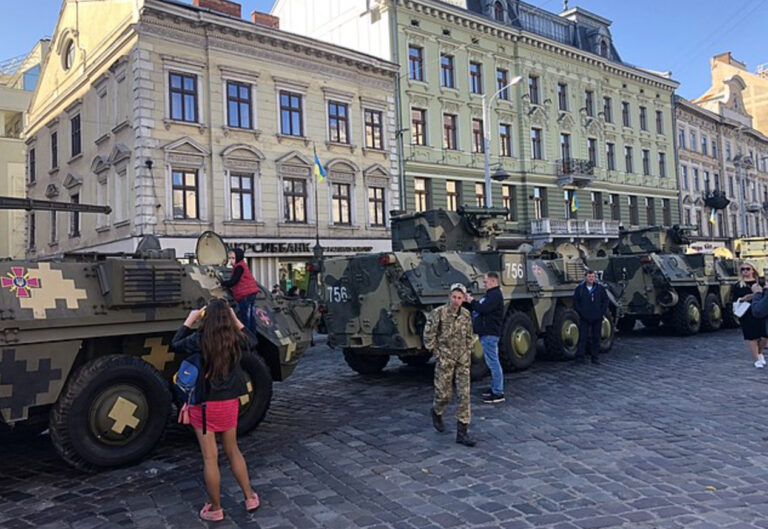 Experts Dissect Ukraine’s Bold Offensive Against Russia